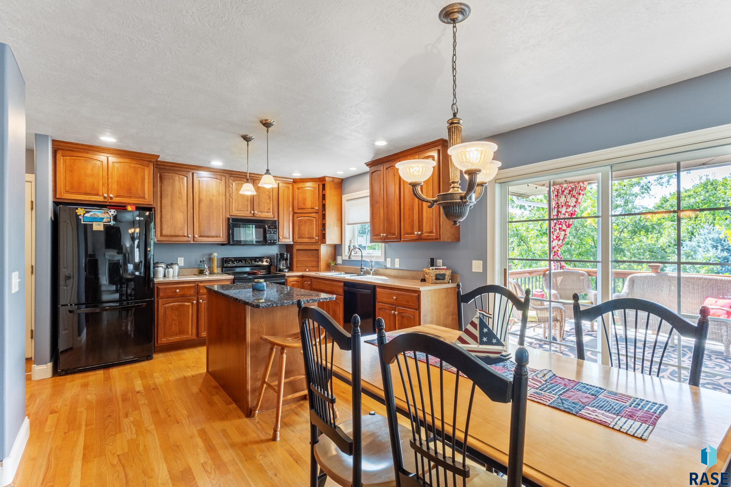 6309 S Heatherridge Ave