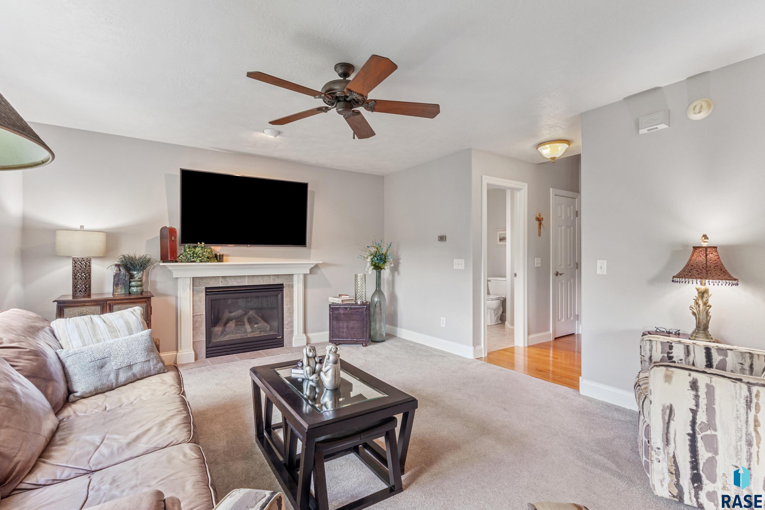 6309 S Heatherridge Ave