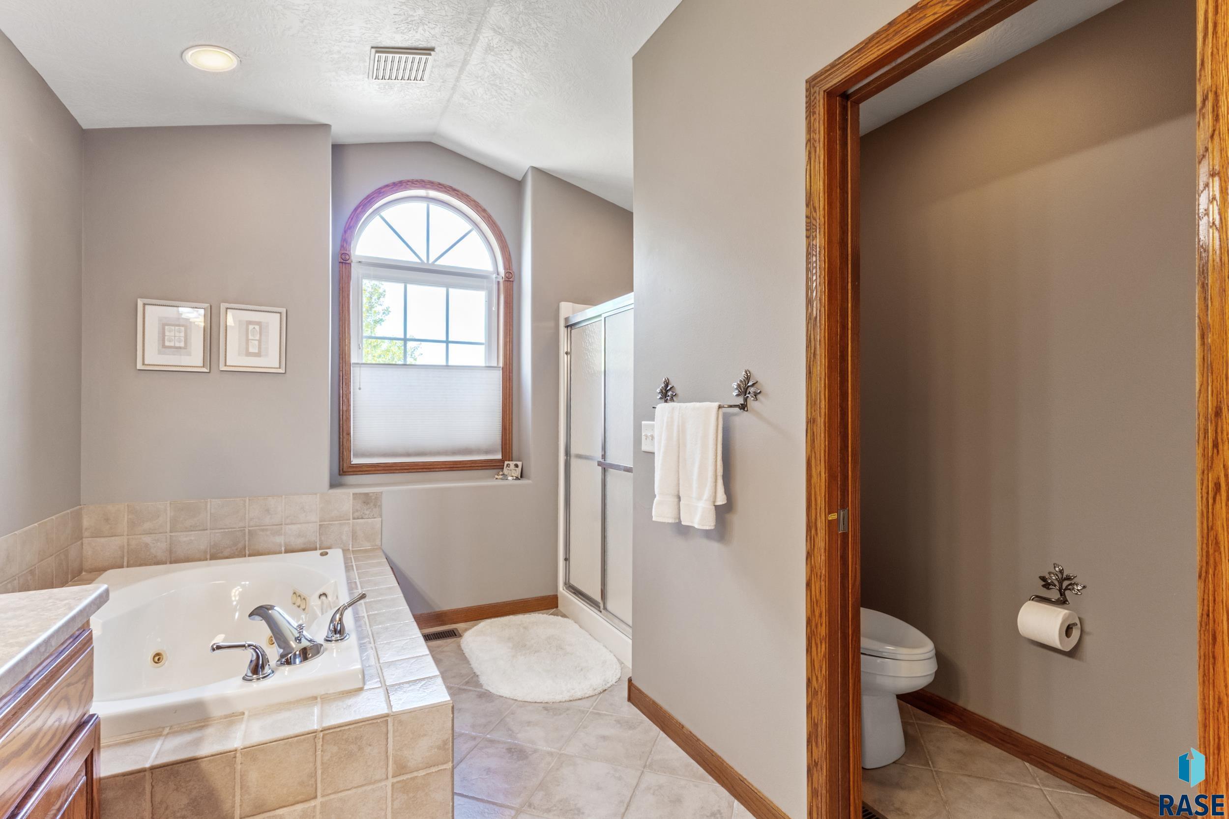 6309 S Heatherridge Ave