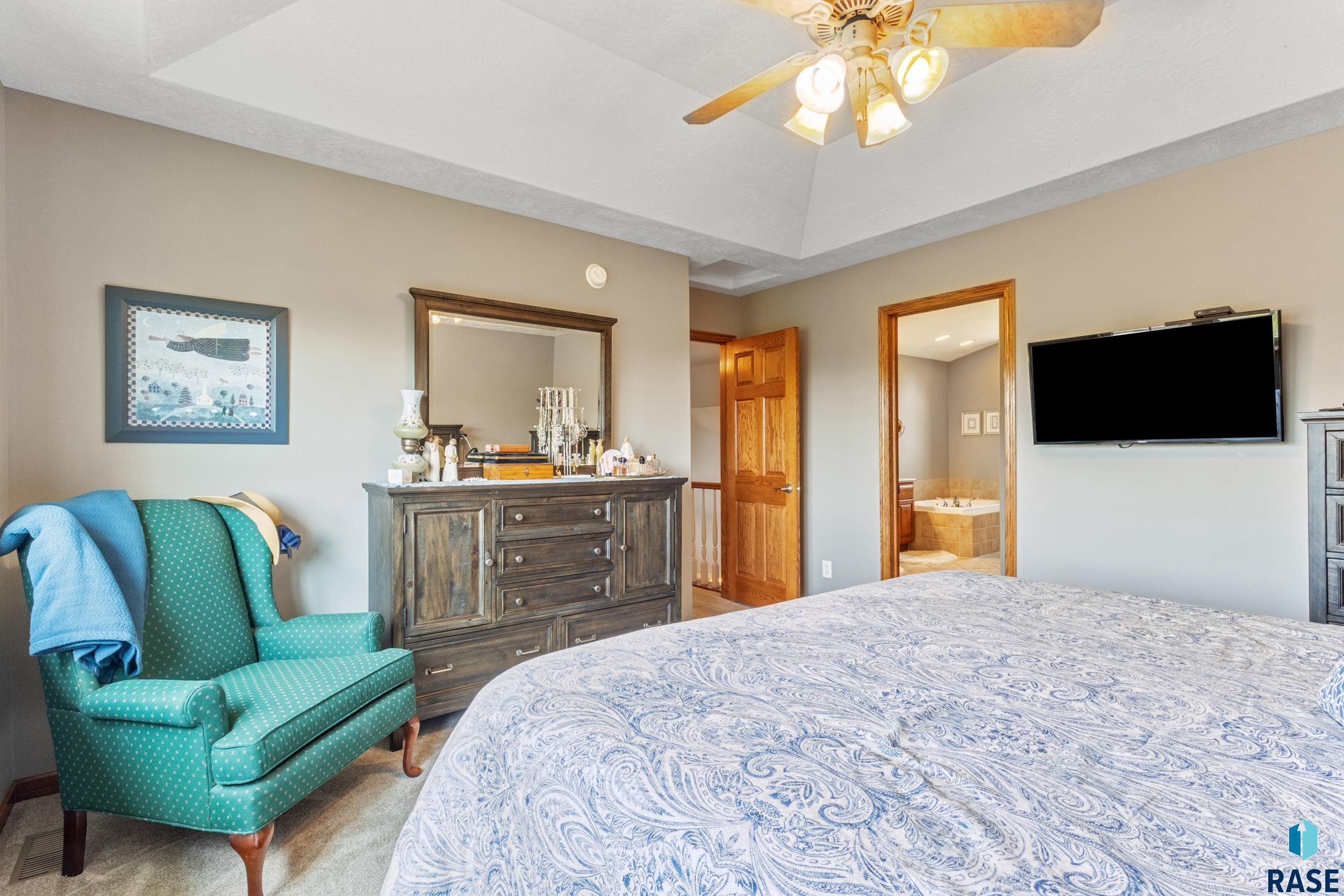 6309 S Heatherridge Ave