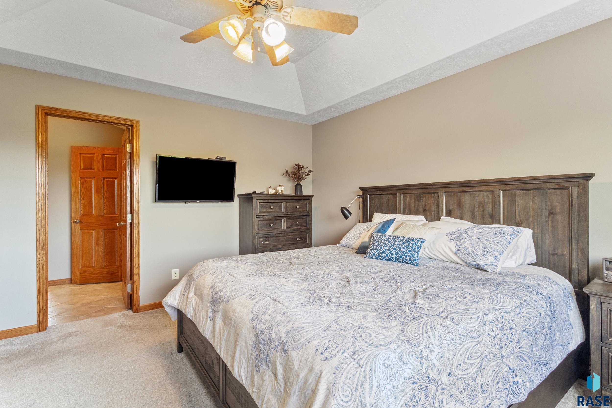 6309 S Heatherridge Ave