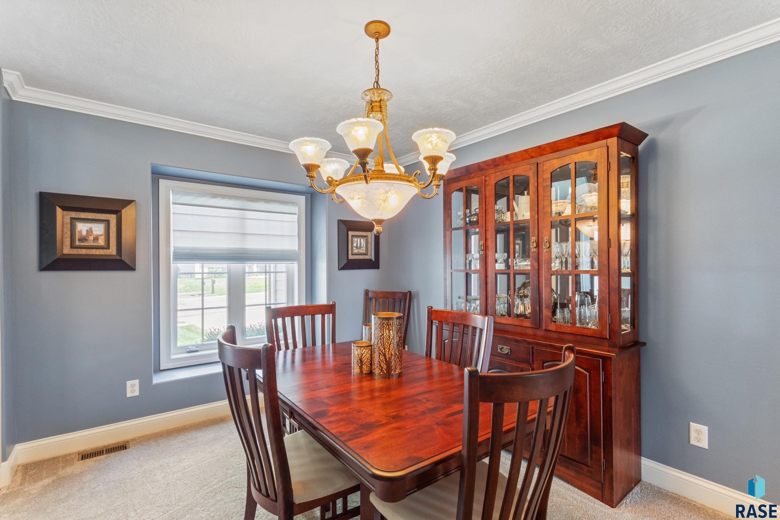 6309 S Heatherridge Ave