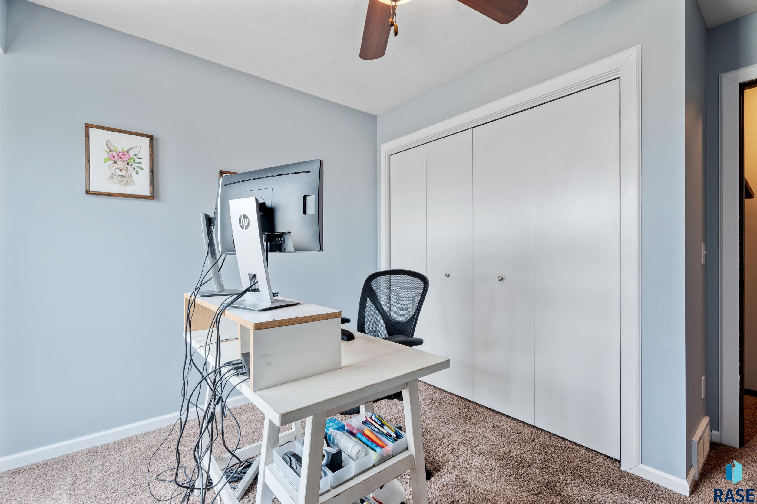 8004 W Vista Park St