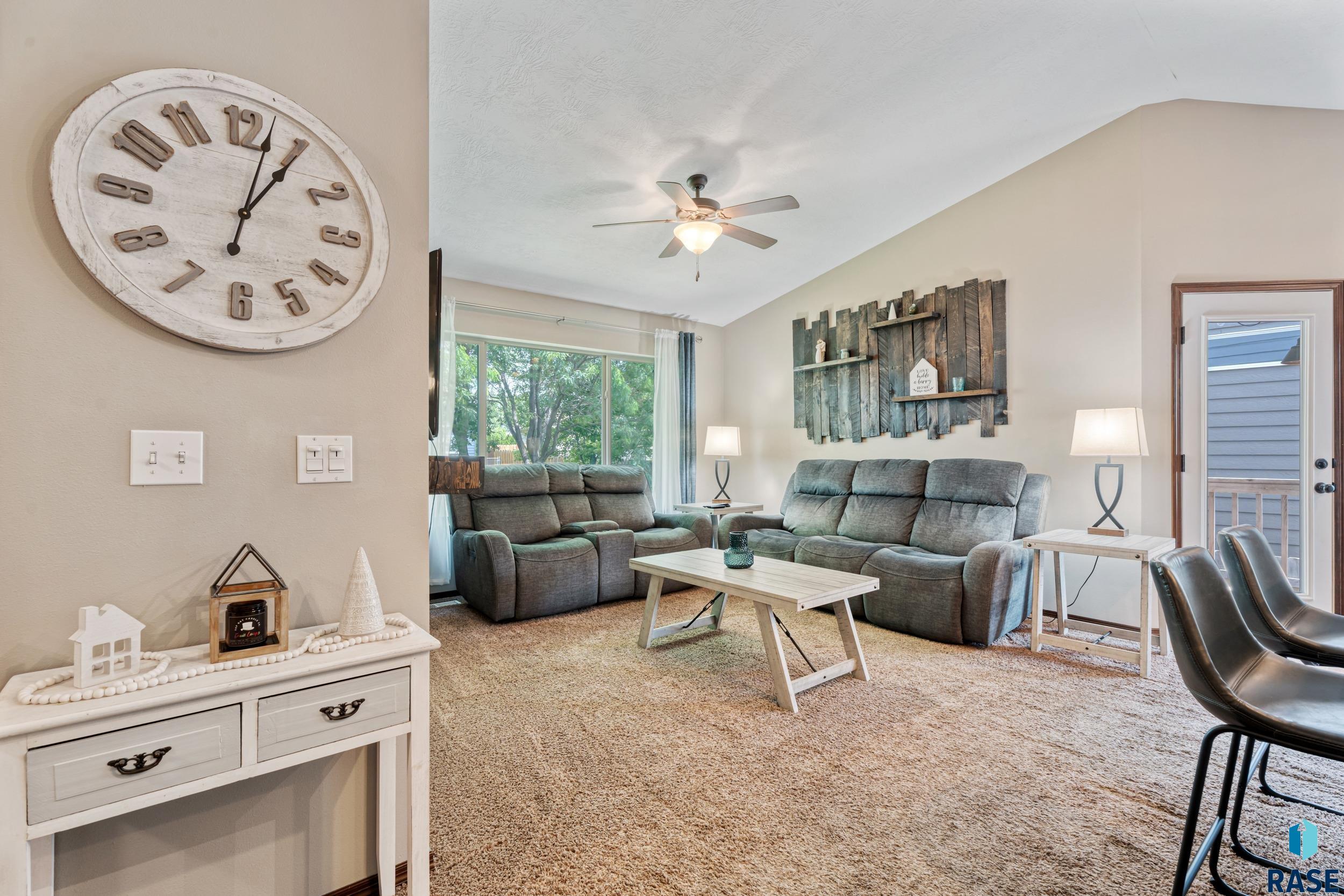 8004 W Vista Park St