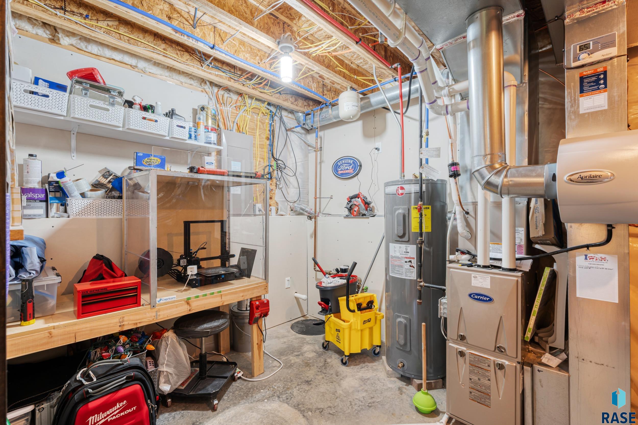 8004 W Vista Park St