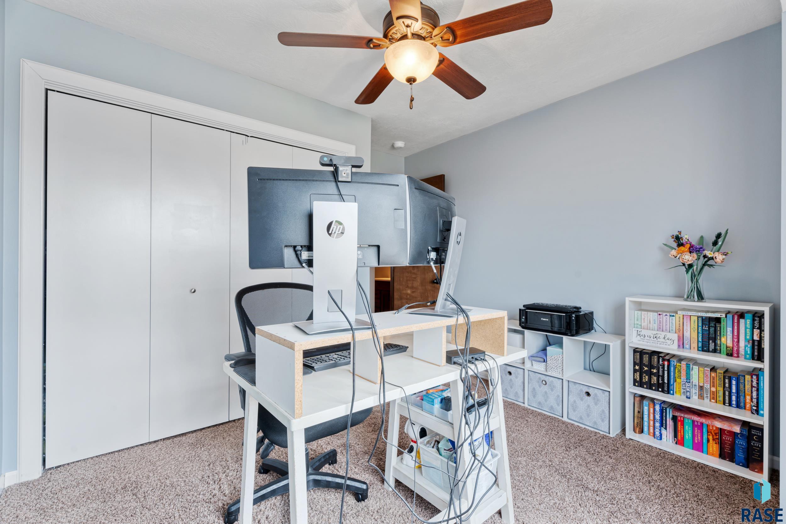 8004 W Vista Park St