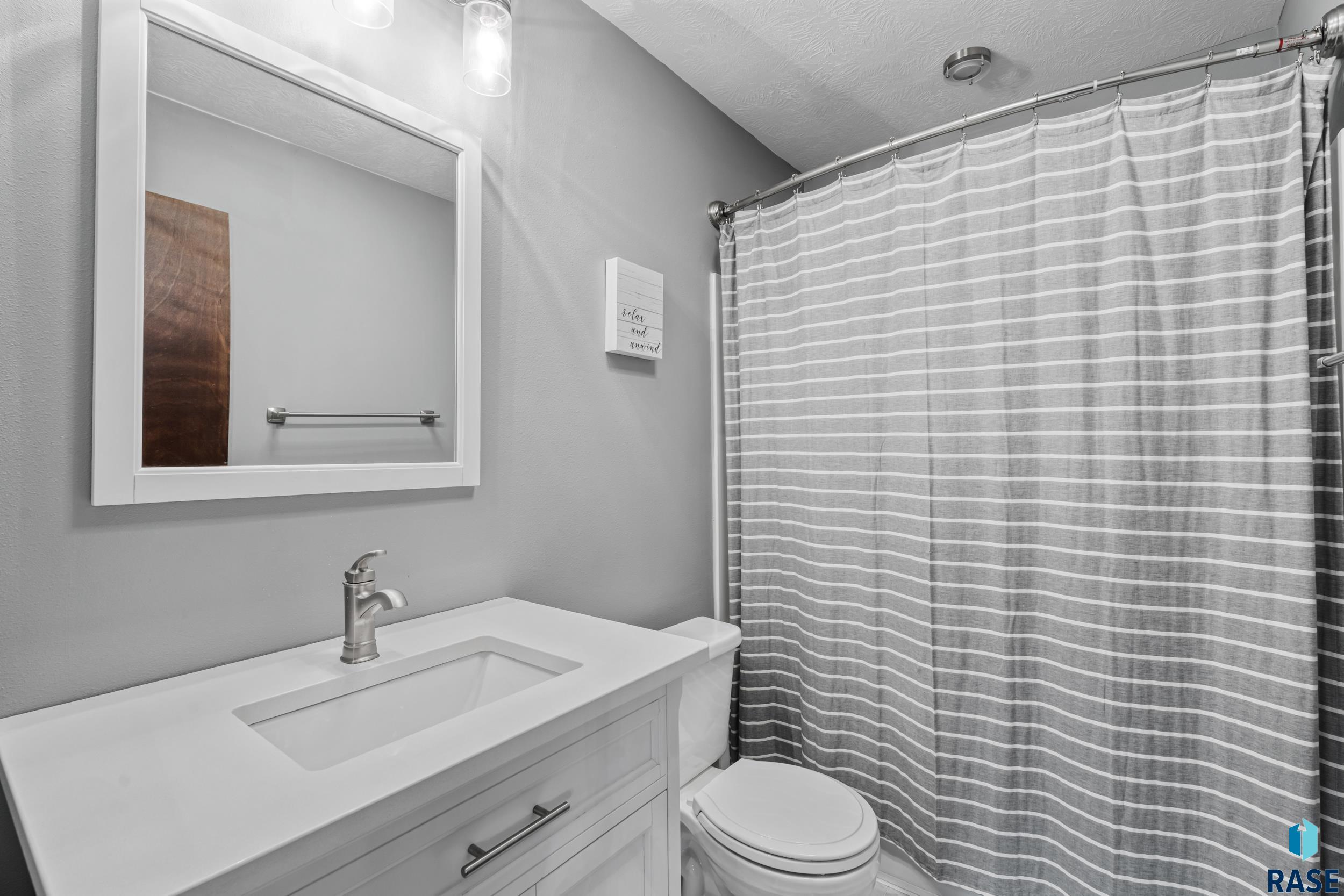 8004 W Vista Park St