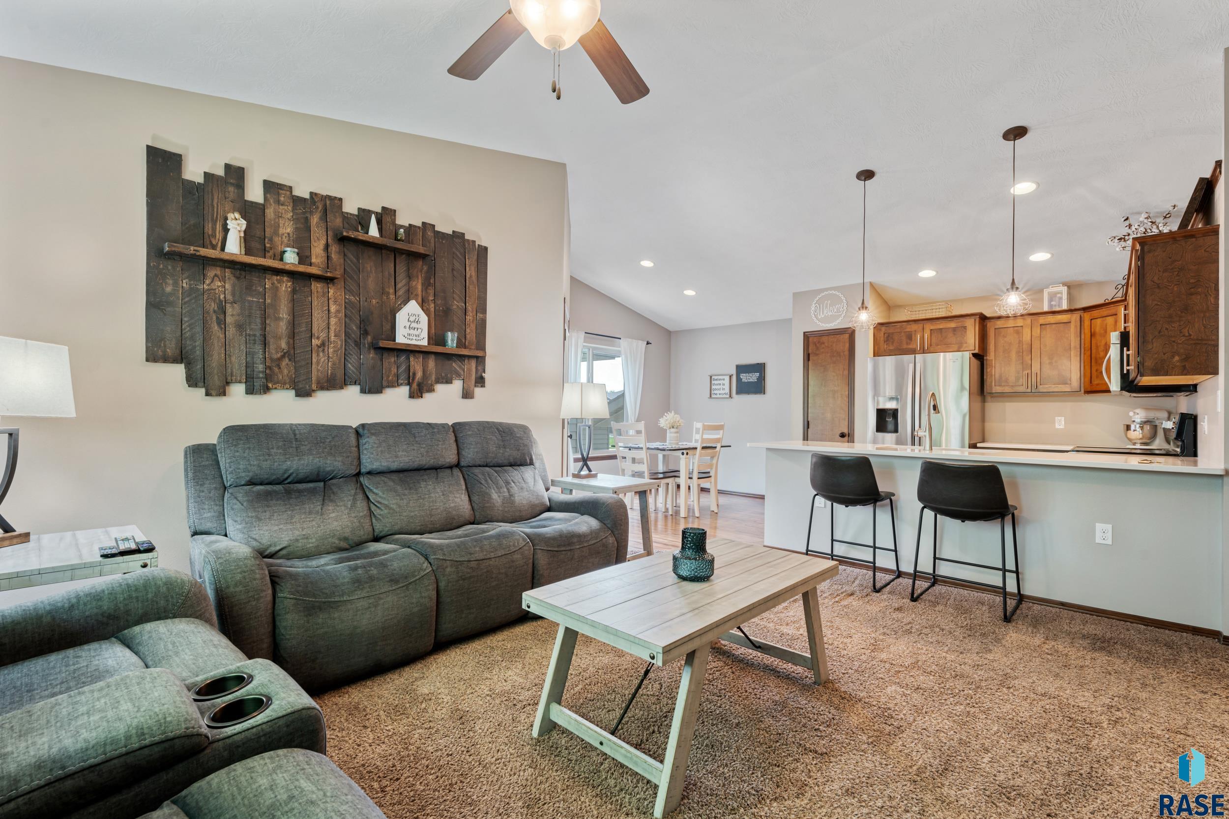 8004 W Vista Park St