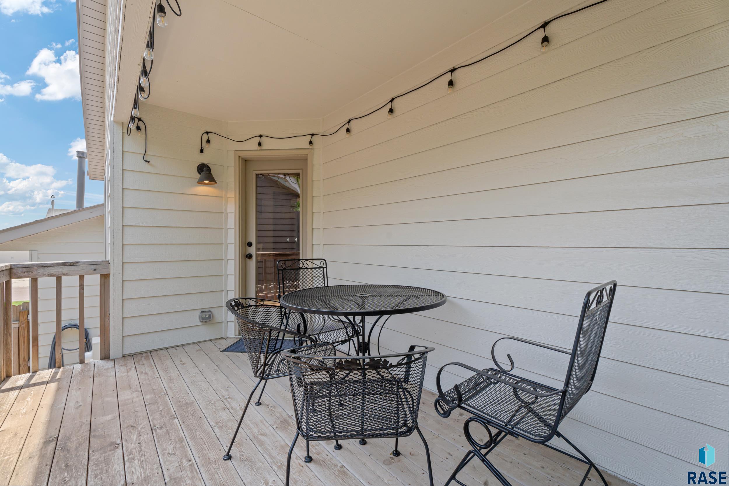 8004 W Vista Park St