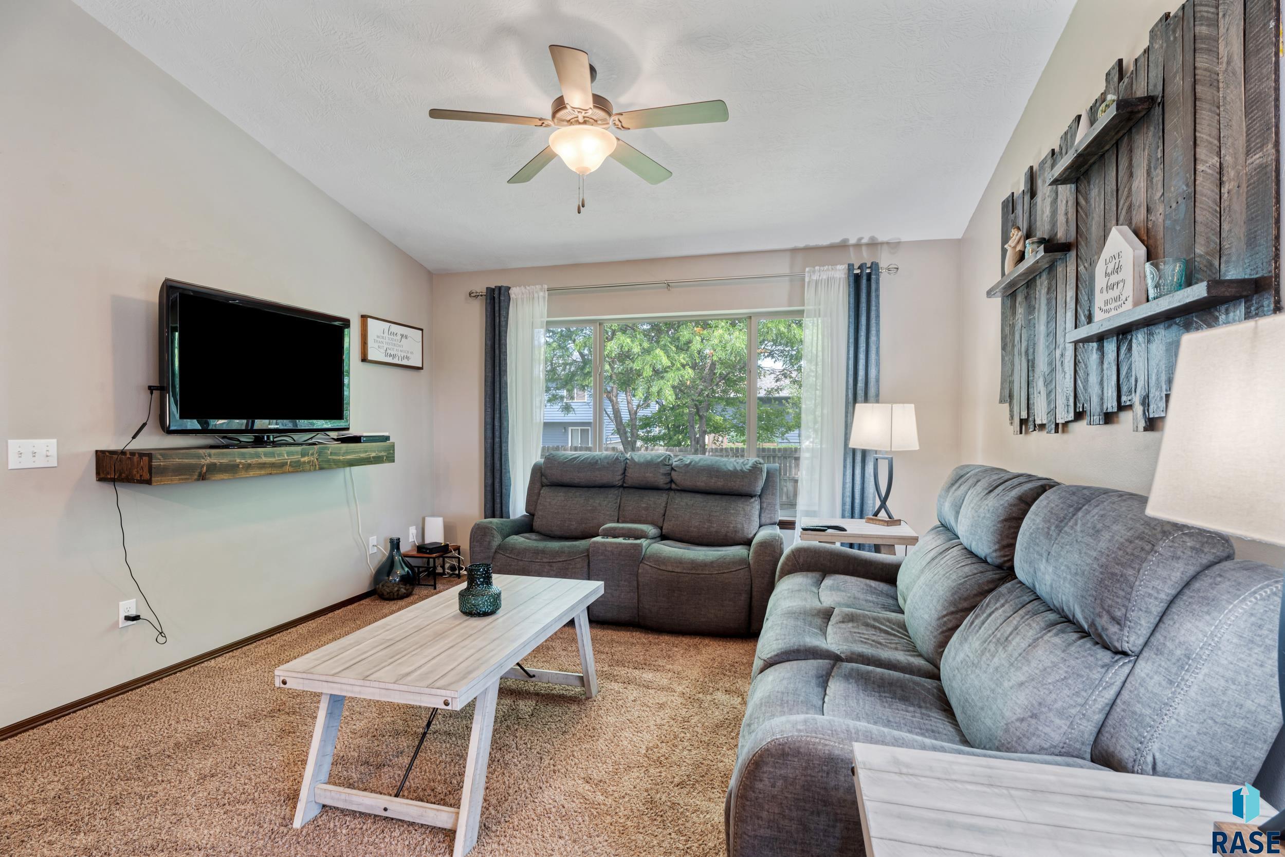 8004 W Vista Park St