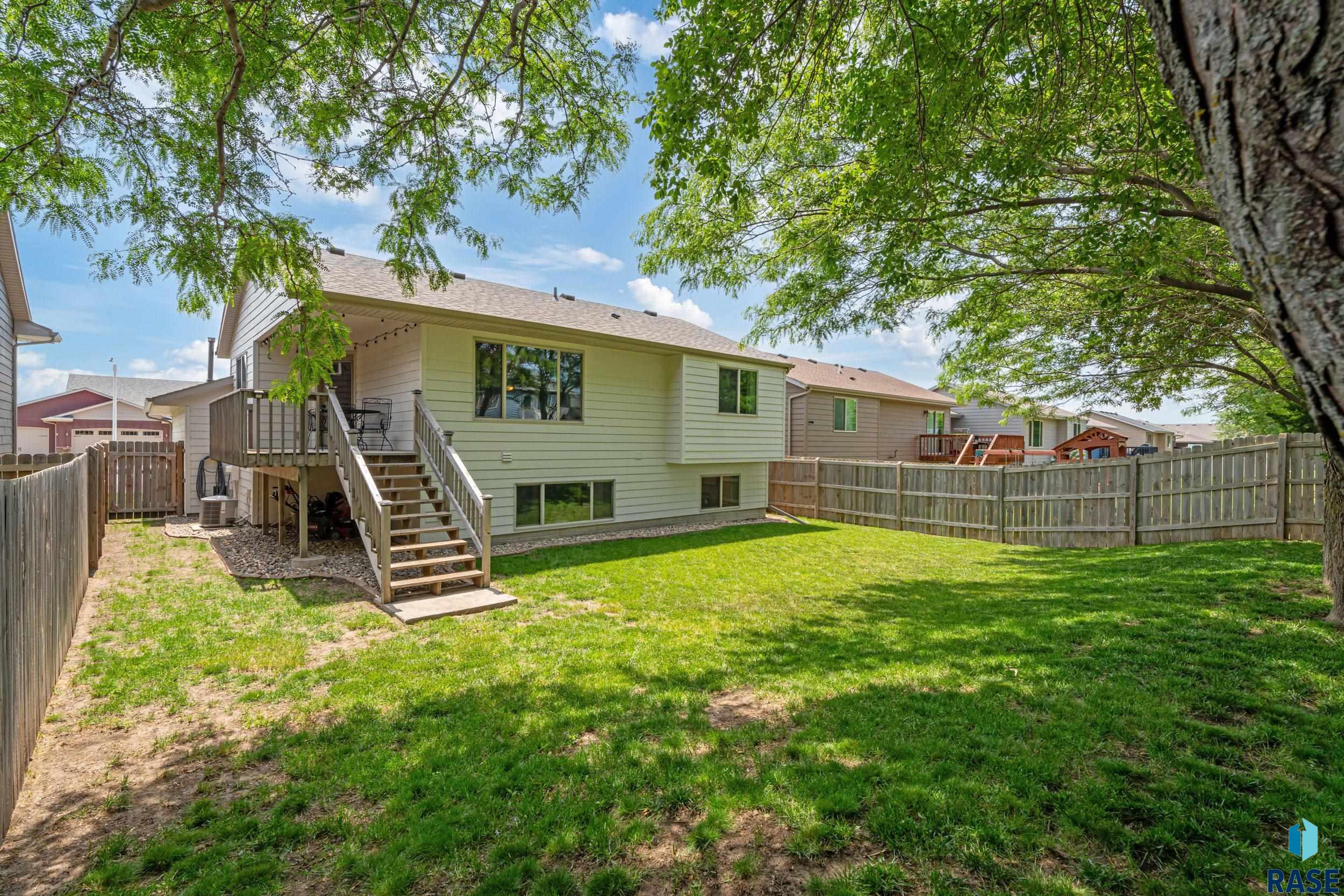 8004 W Vista Park St