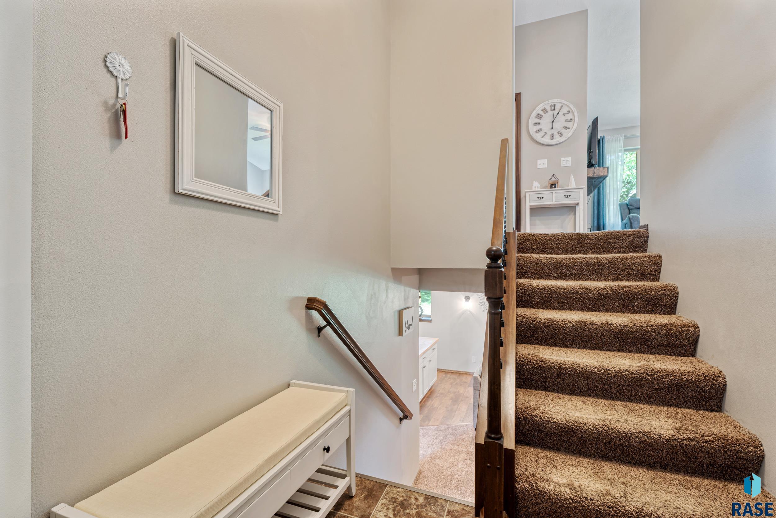 8004 W Vista Park St