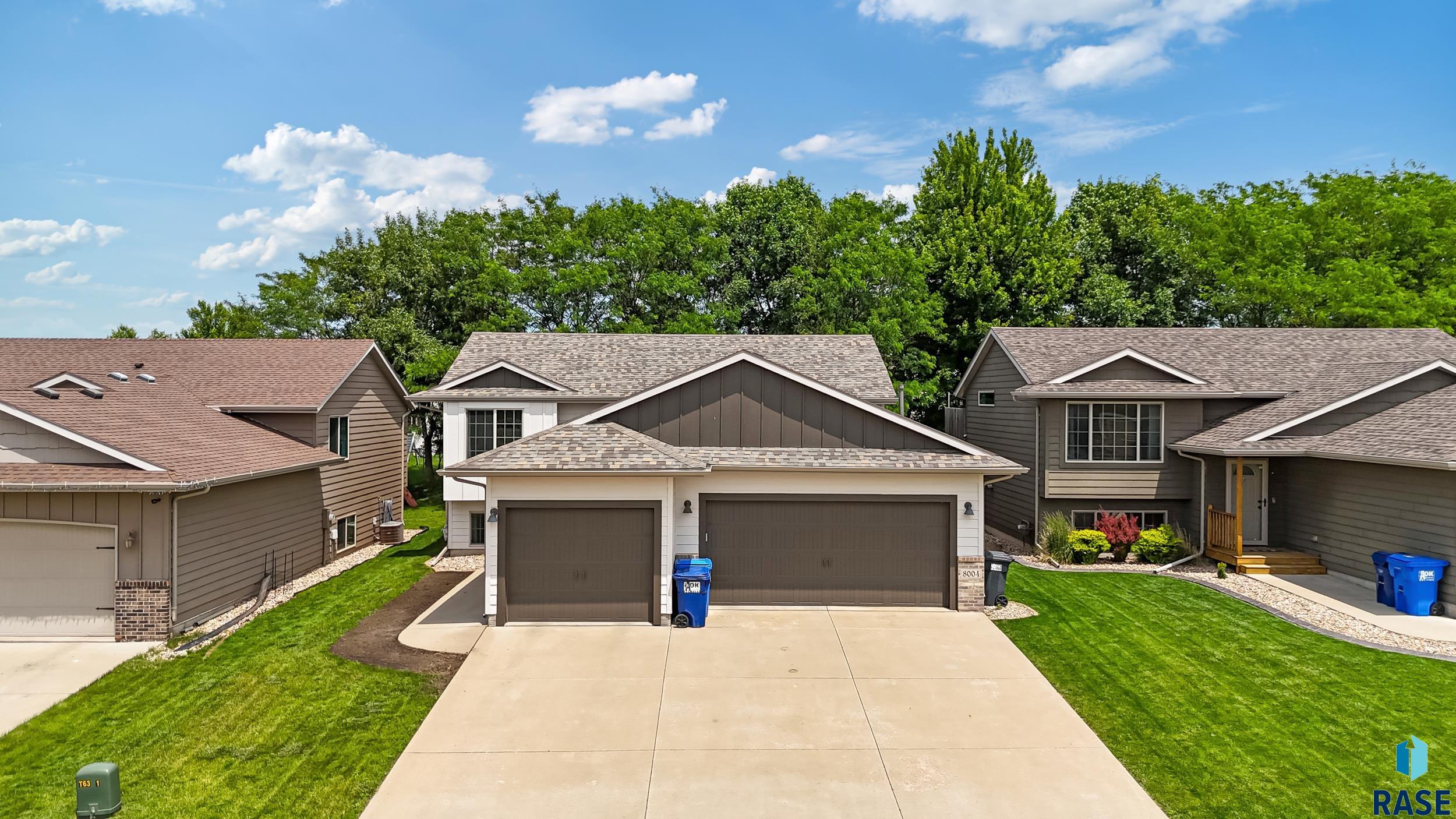 8004 W Vista Park St