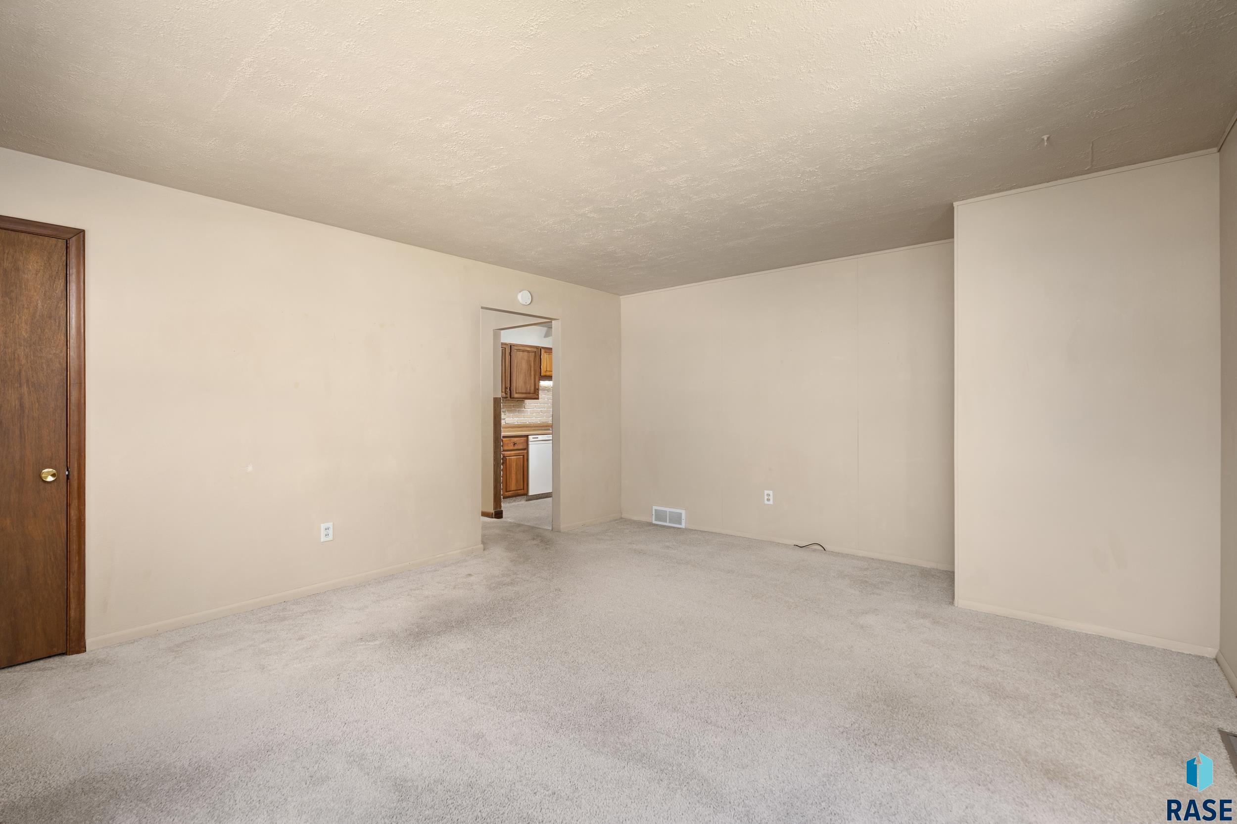 3117 E Claudette Dr