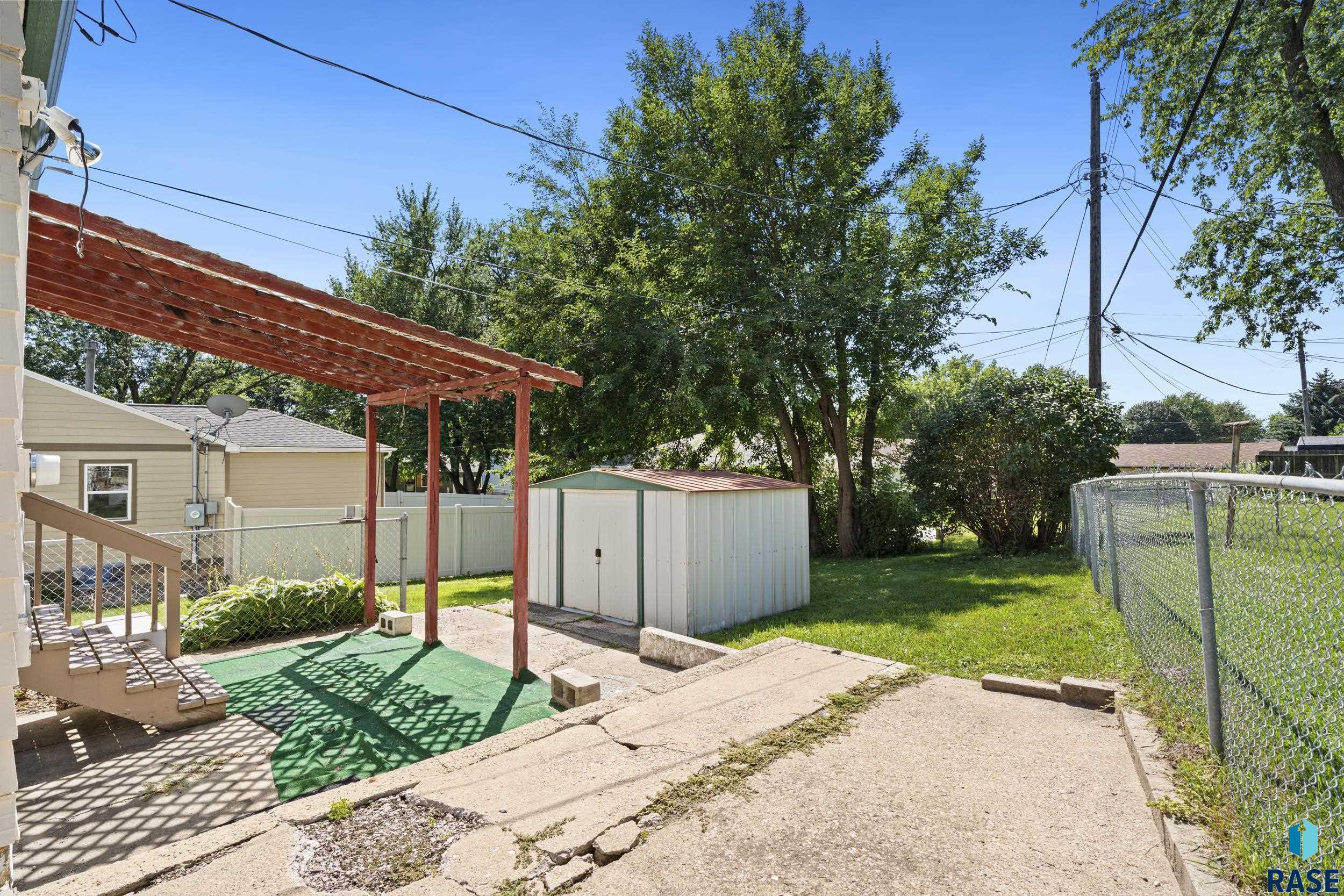 3117 E Claudette Dr