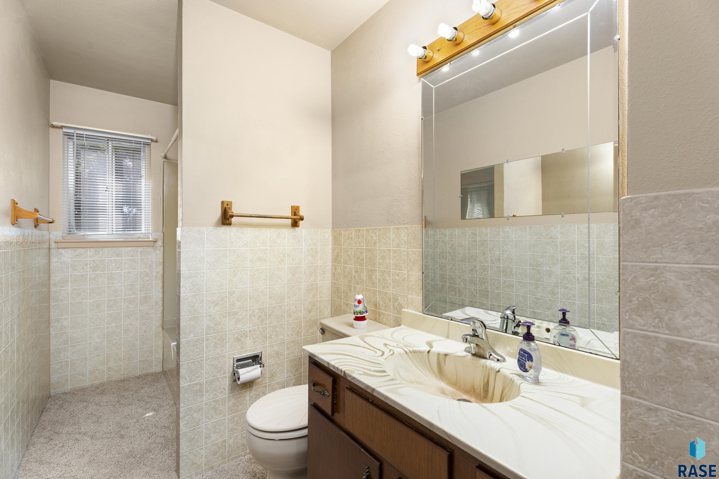 3117 E Claudette Dr