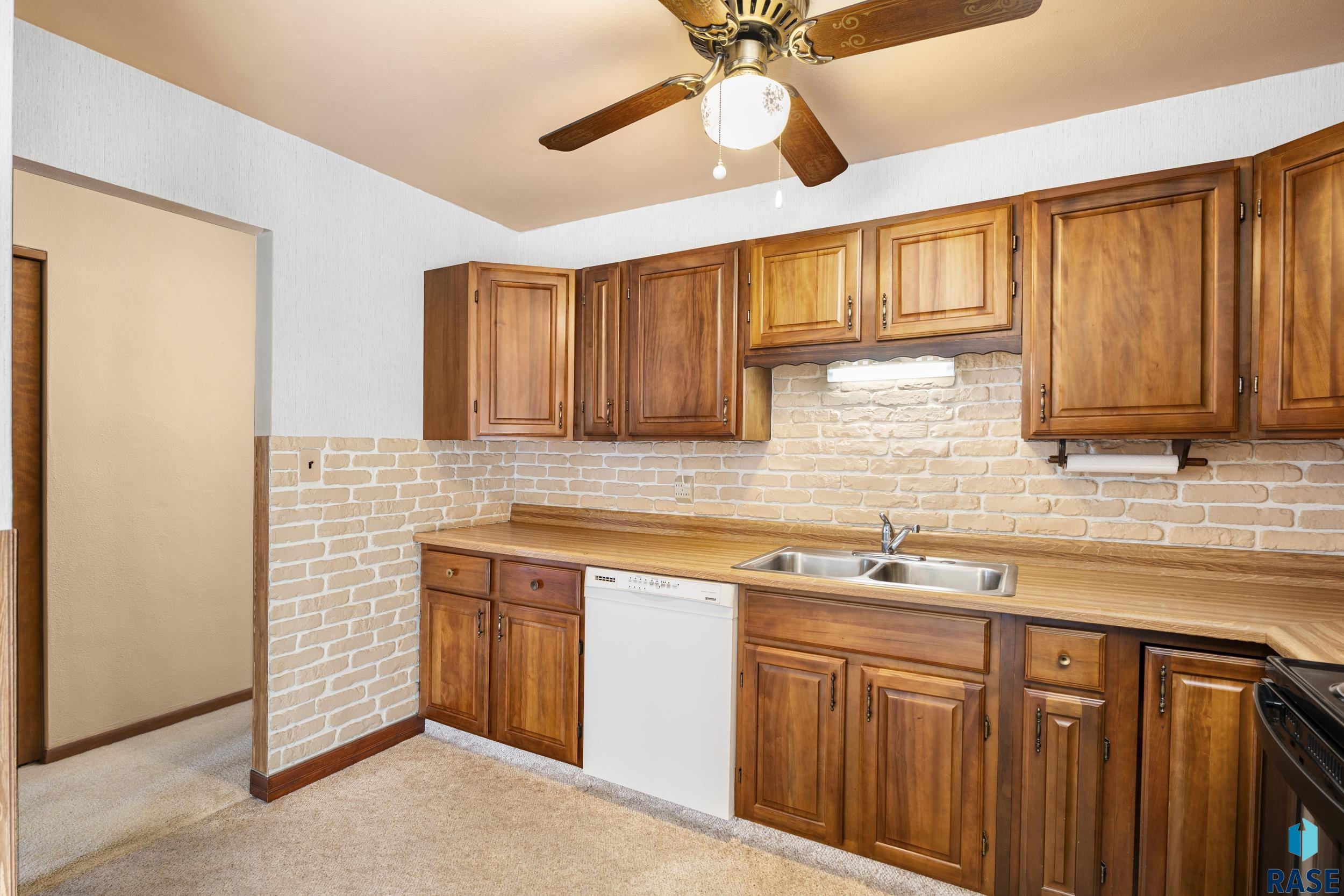 3117 E Claudette Dr
