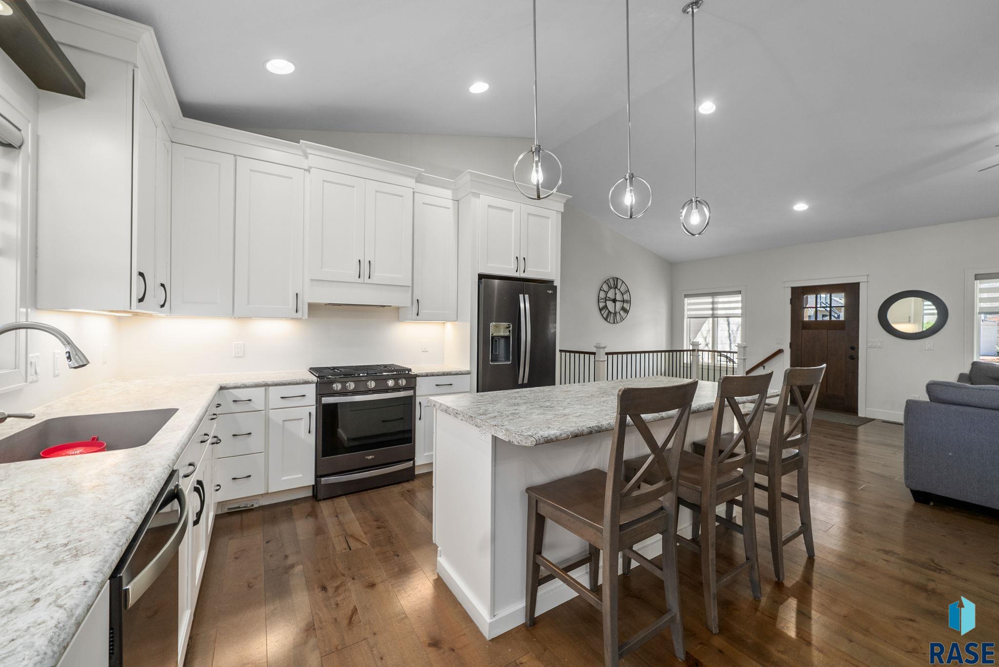 6313 Heatherridge Ave