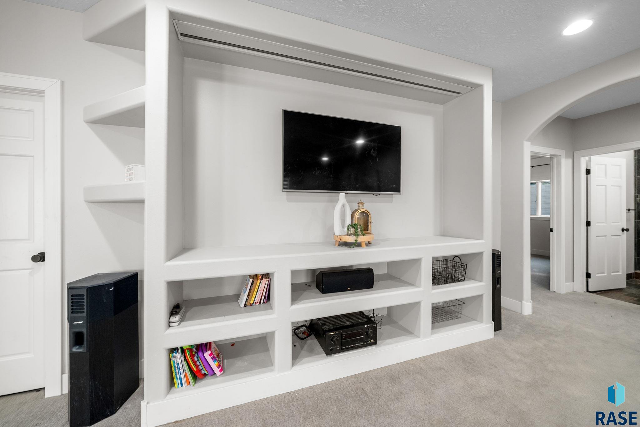 6313 Heatherridge Ave