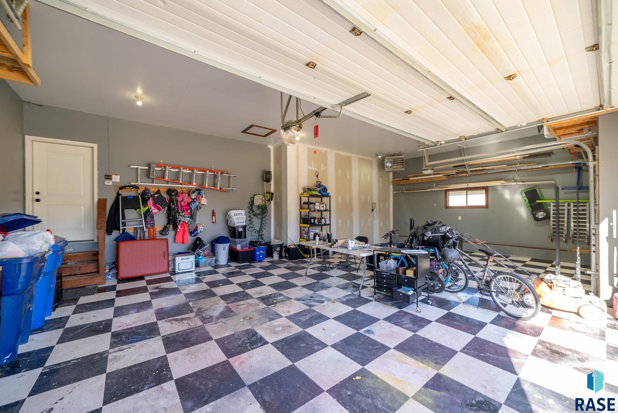 6313 Heatherridge Ave