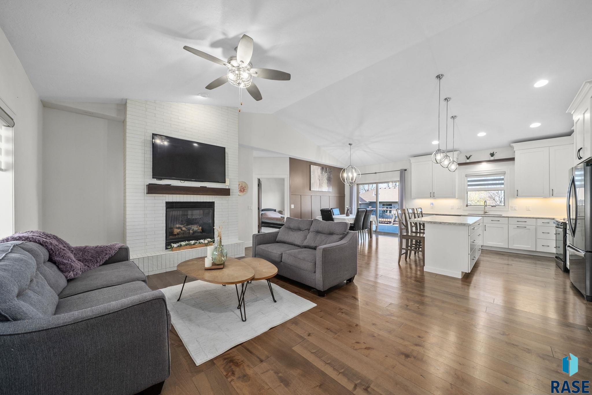 6313 Heatherridge Ave