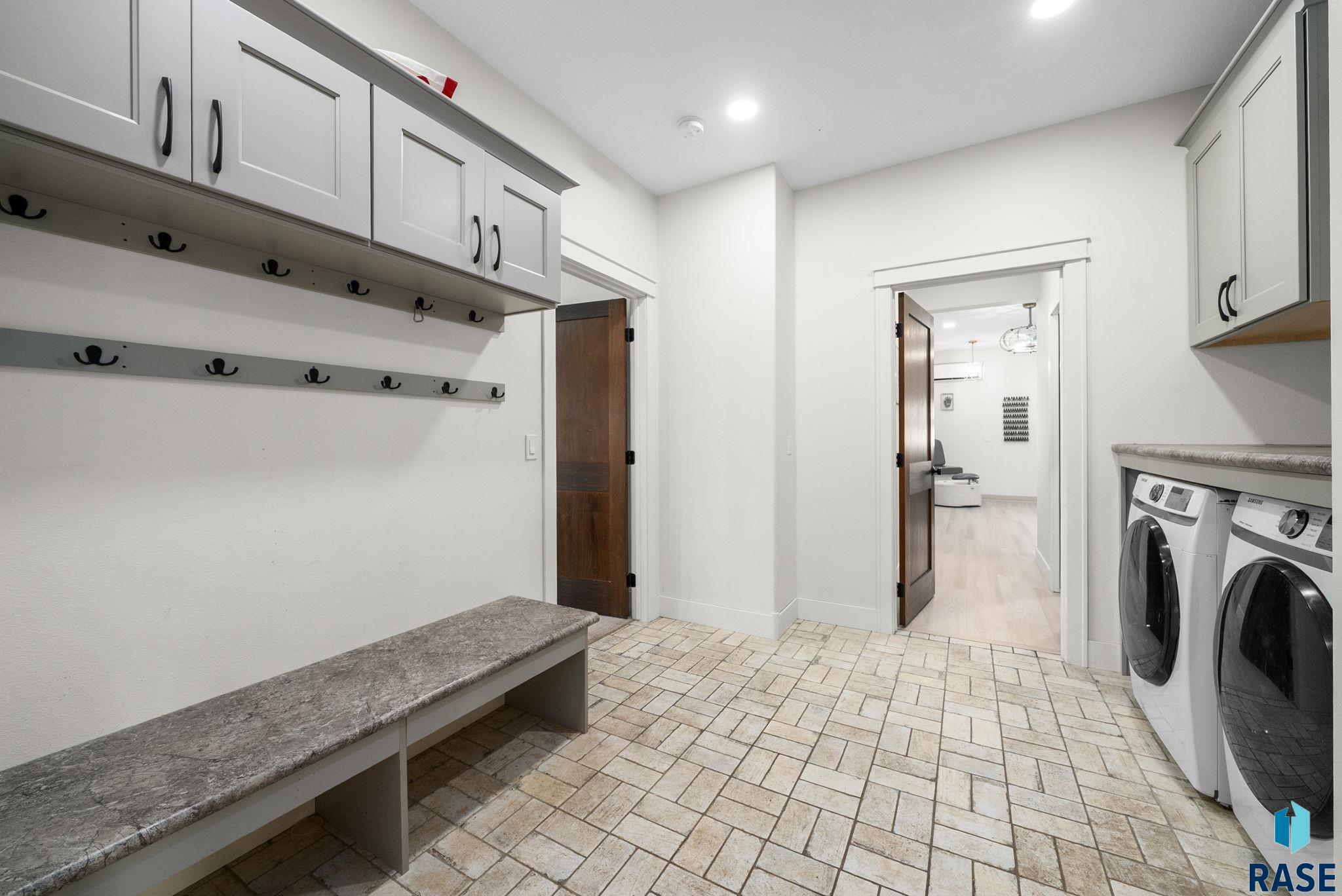 6313 Heatherridge Ave