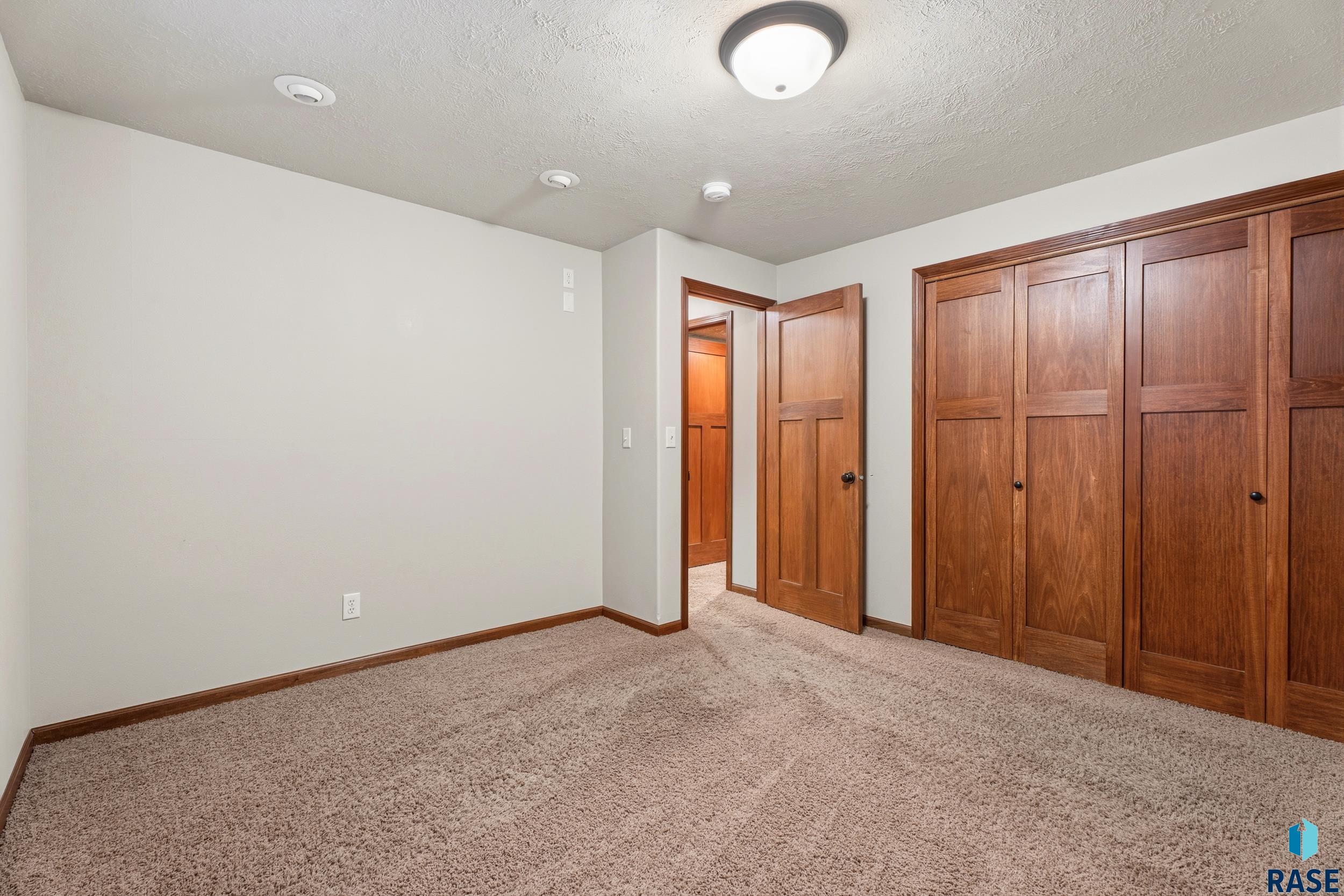 802 Honeysuckle Dr Dr