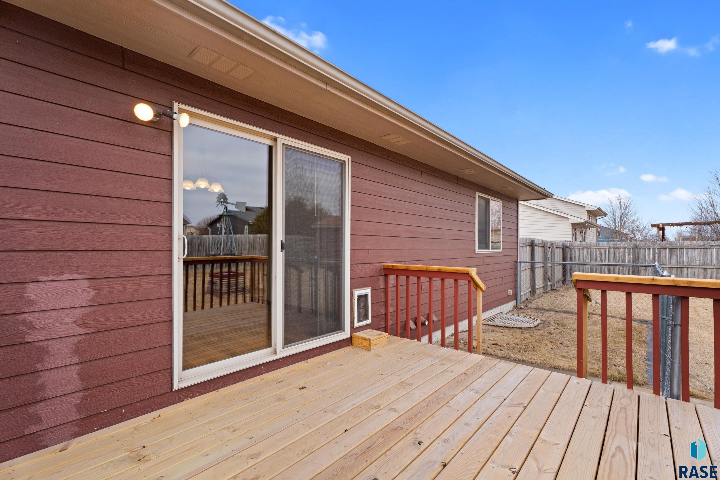 802 Honeysuckle Dr Dr