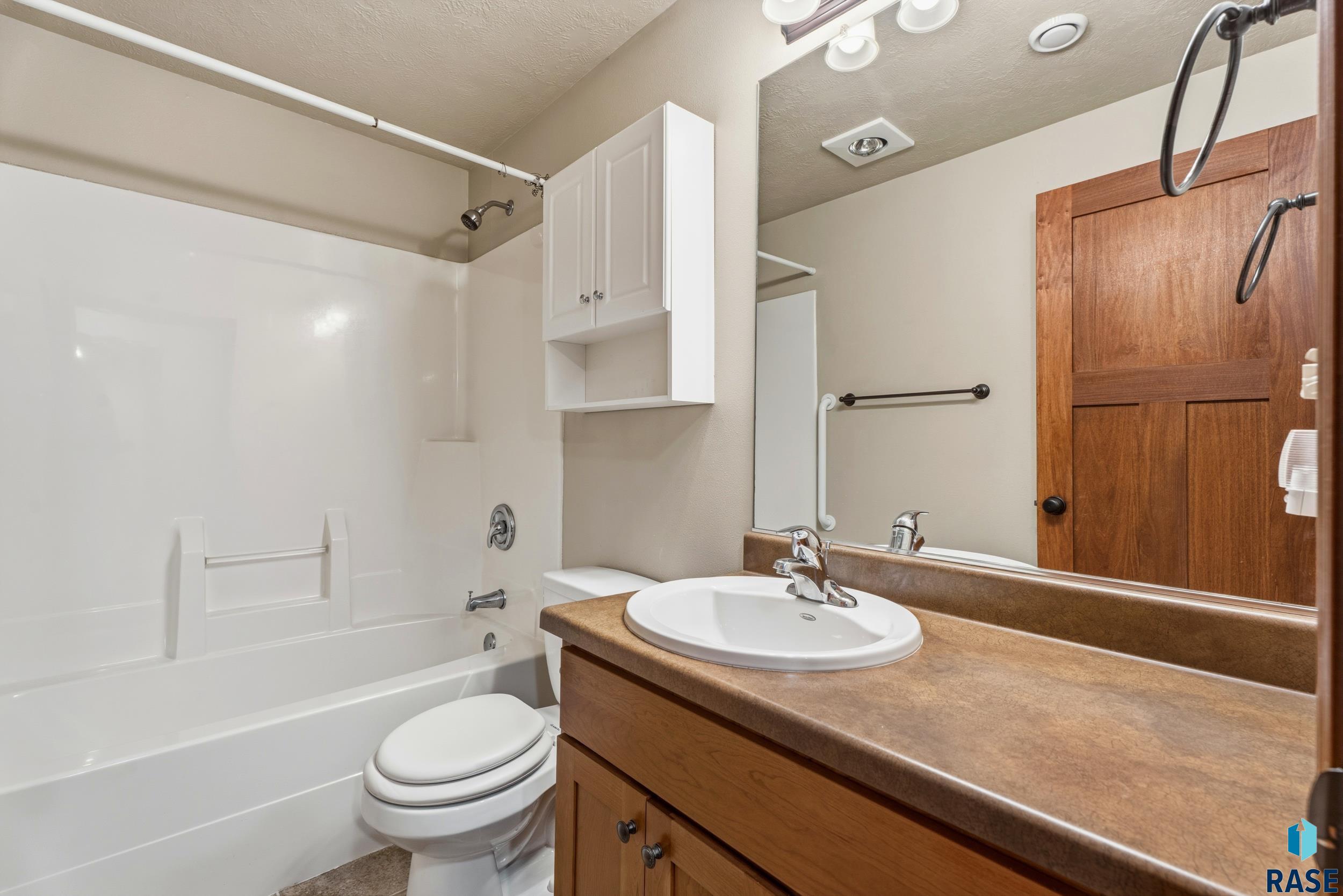 802 Honeysuckle Dr Dr