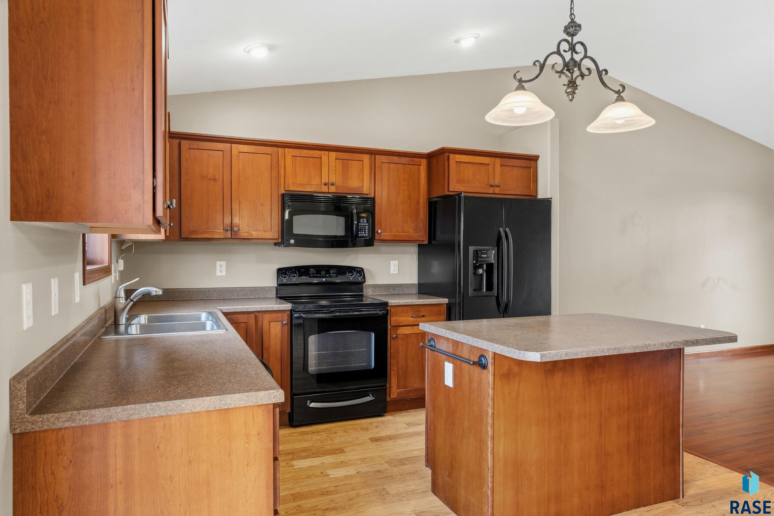 802 Honeysuckle Dr Dr