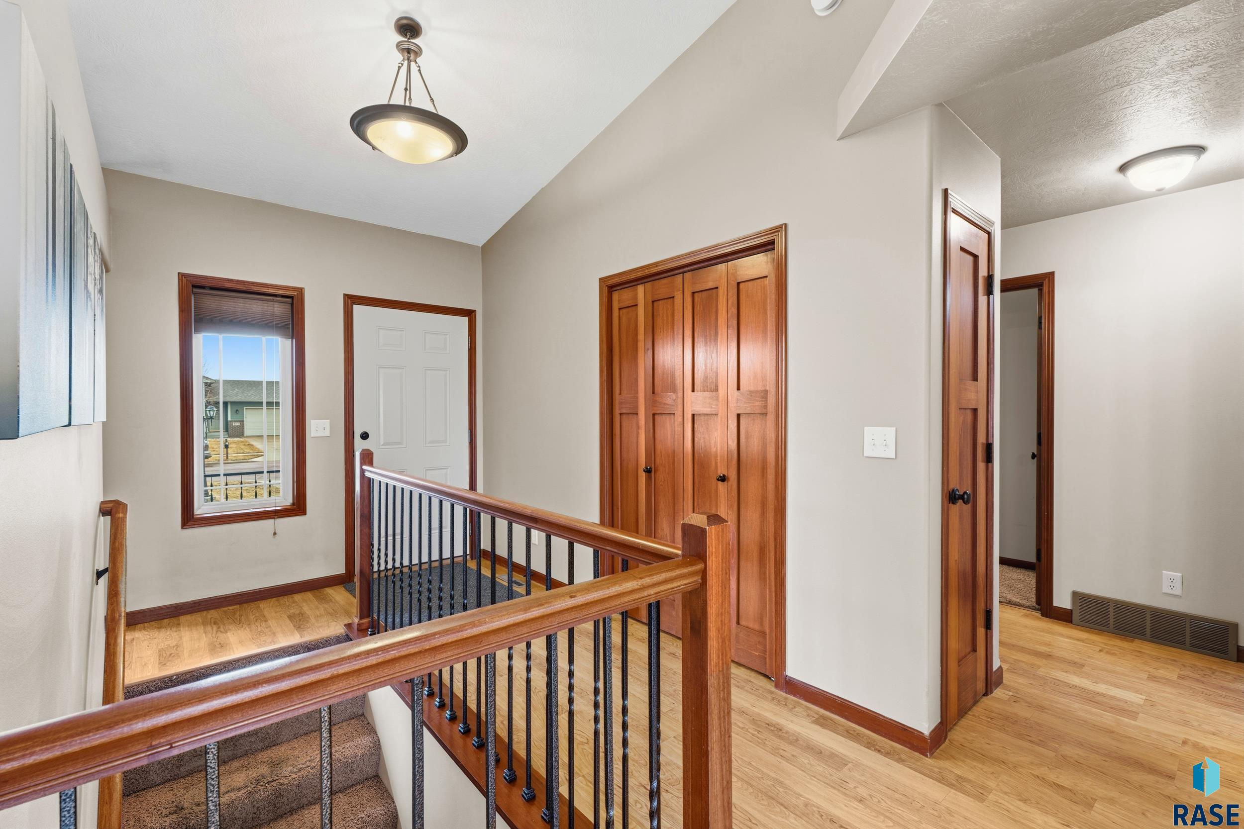 802 Honeysuckle Dr Dr