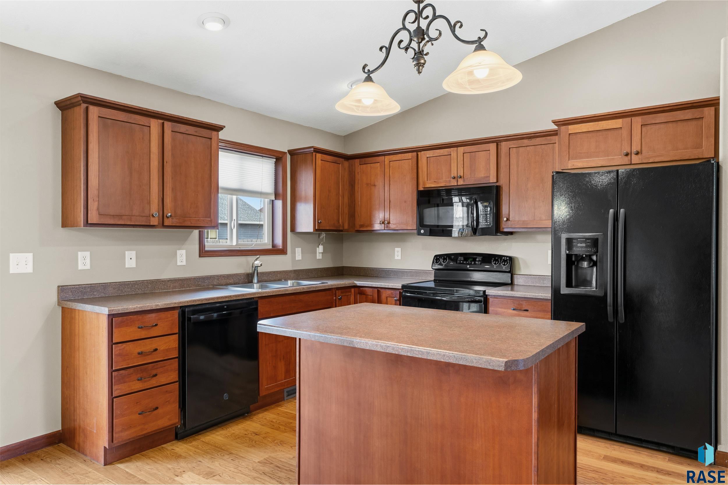 802 Honeysuckle Dr Dr