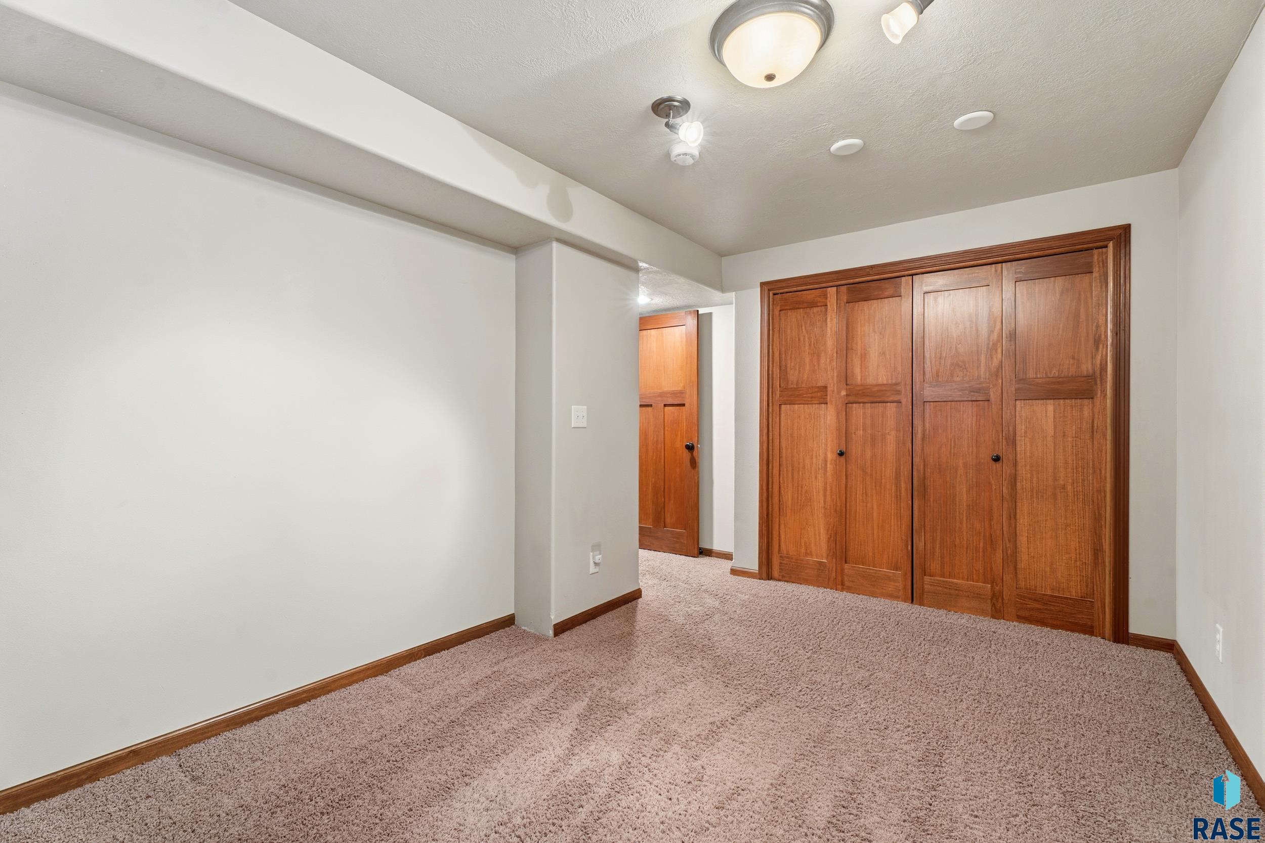 802 Honeysuckle Dr Dr