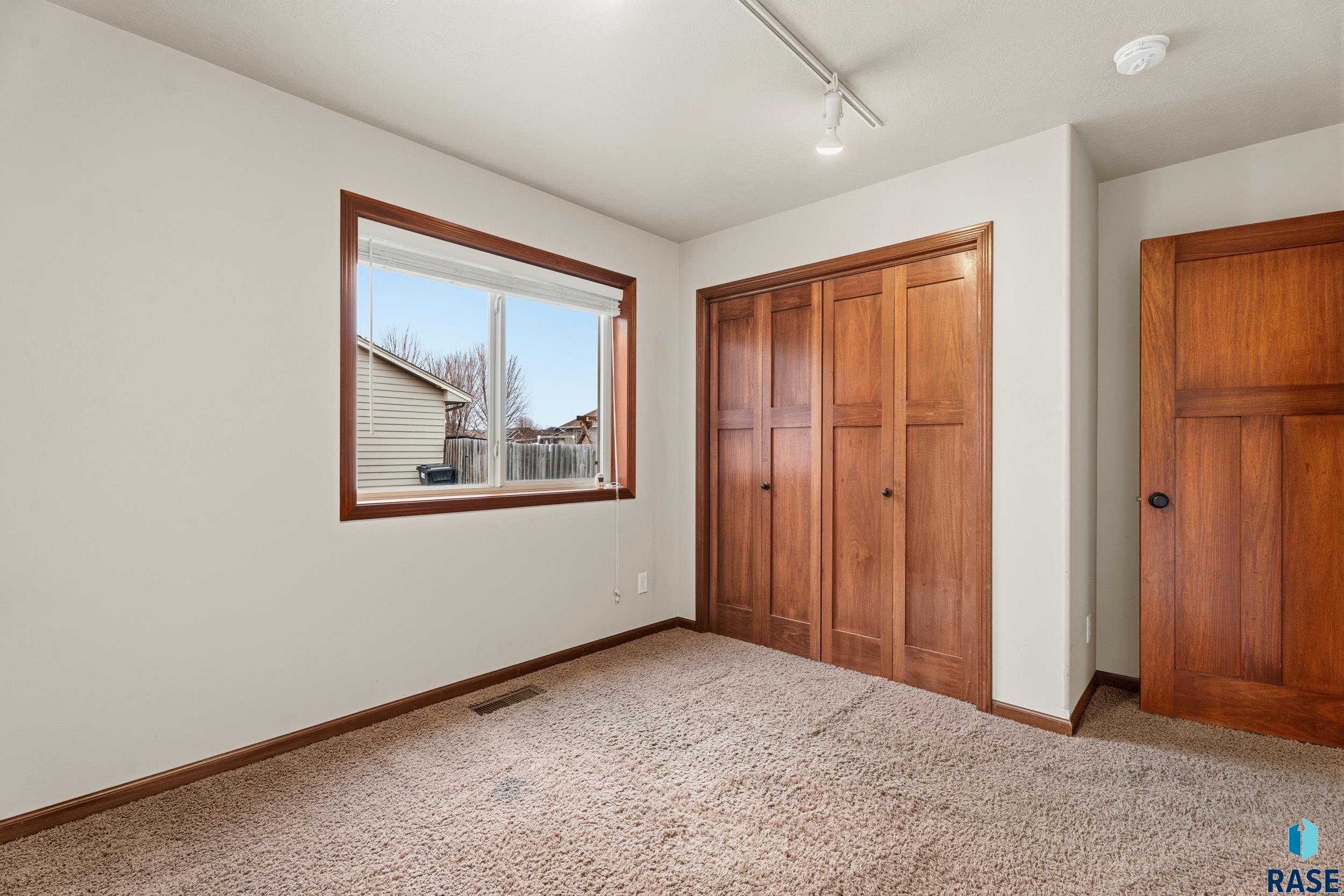 802 Honeysuckle Dr Dr