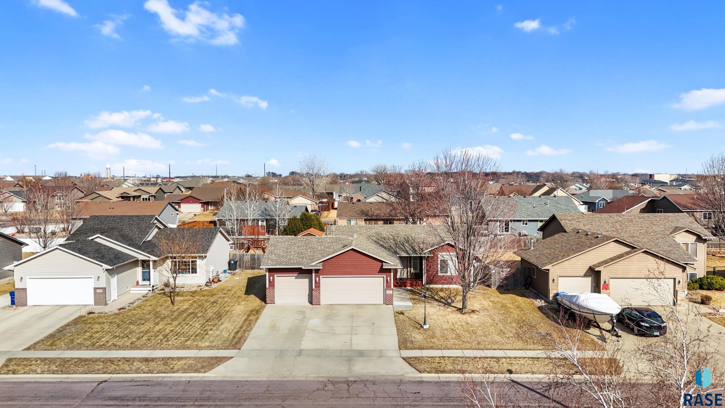 802 Honeysuckle Dr Dr