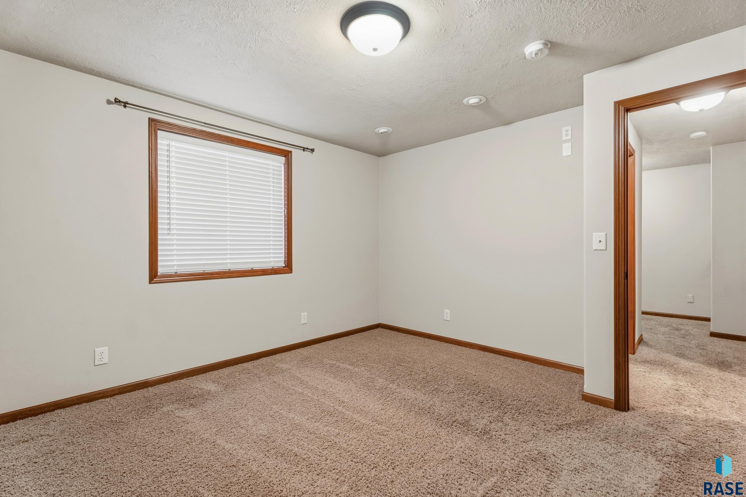 802 Honeysuckle Dr Dr