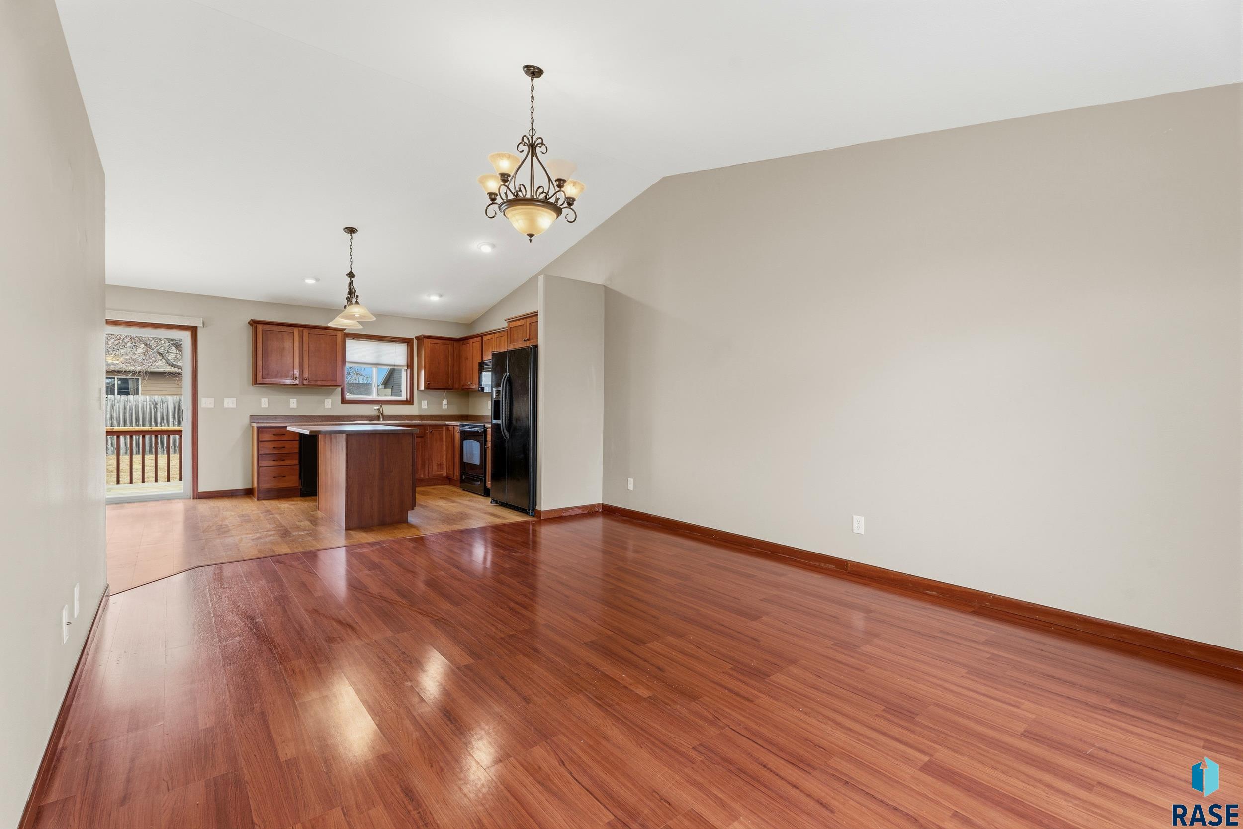 802 Honeysuckle Dr Dr