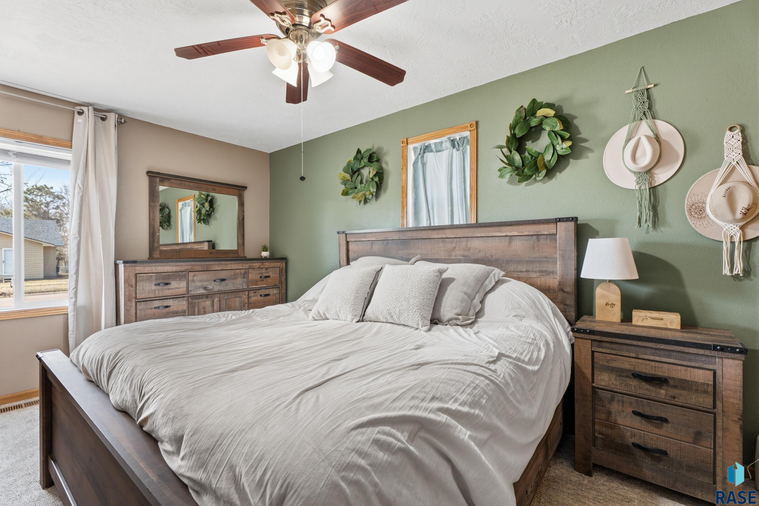 406 S Prairie St