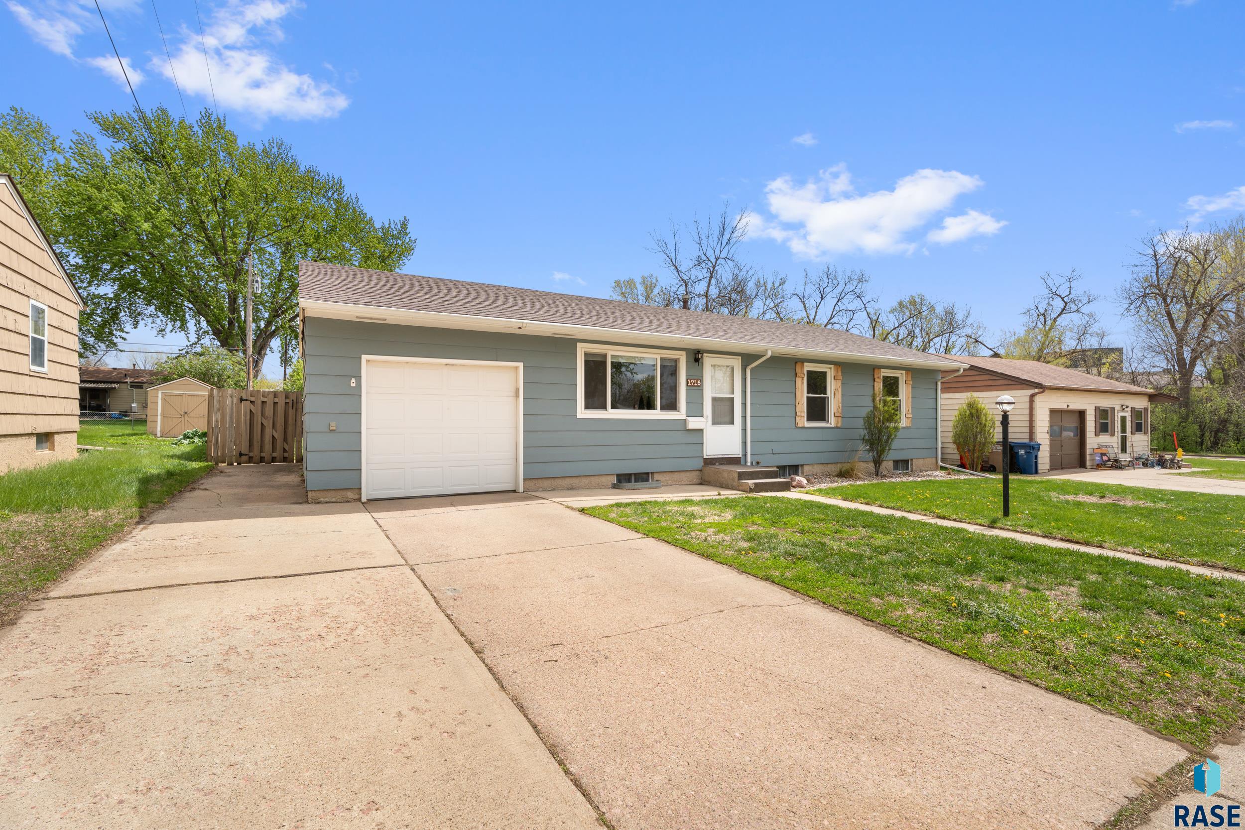 1716 S Olive Dr Dr