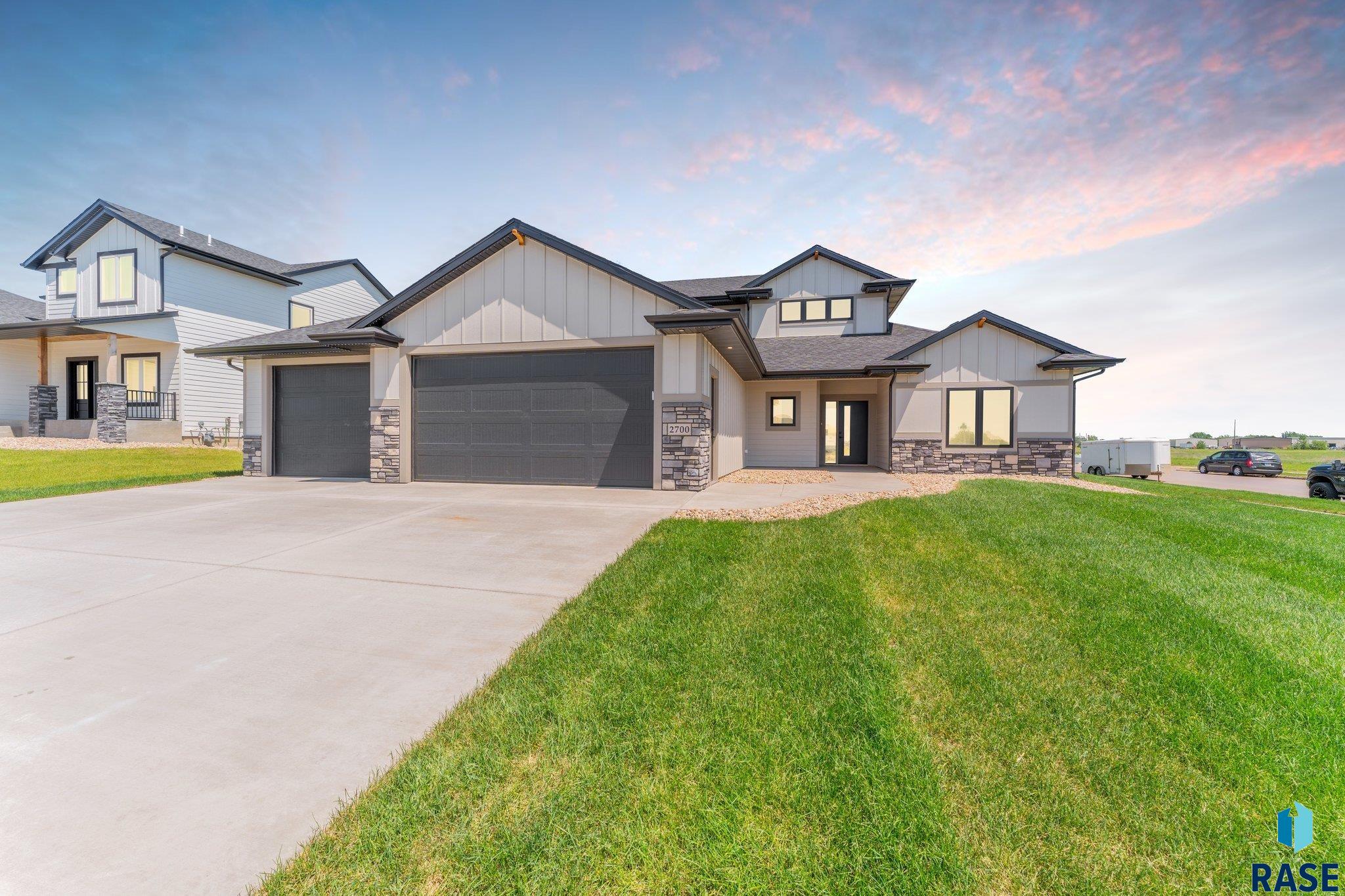 2700 N Sylvan Cir