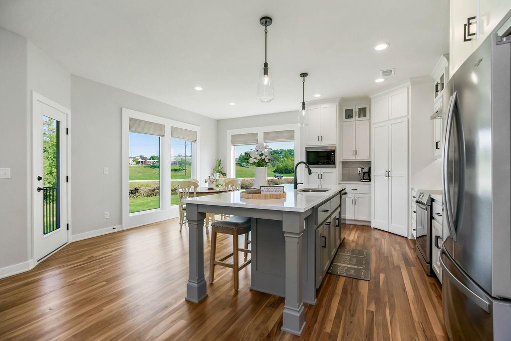 2018 SW Red Barn Lane