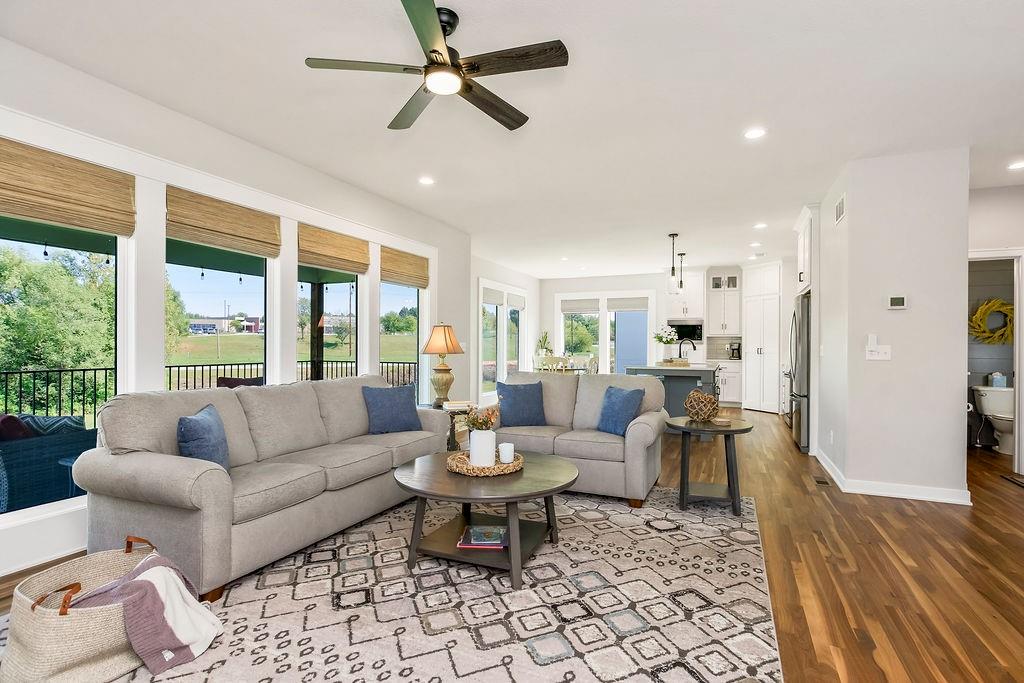 2018 SW Red Barn Lane