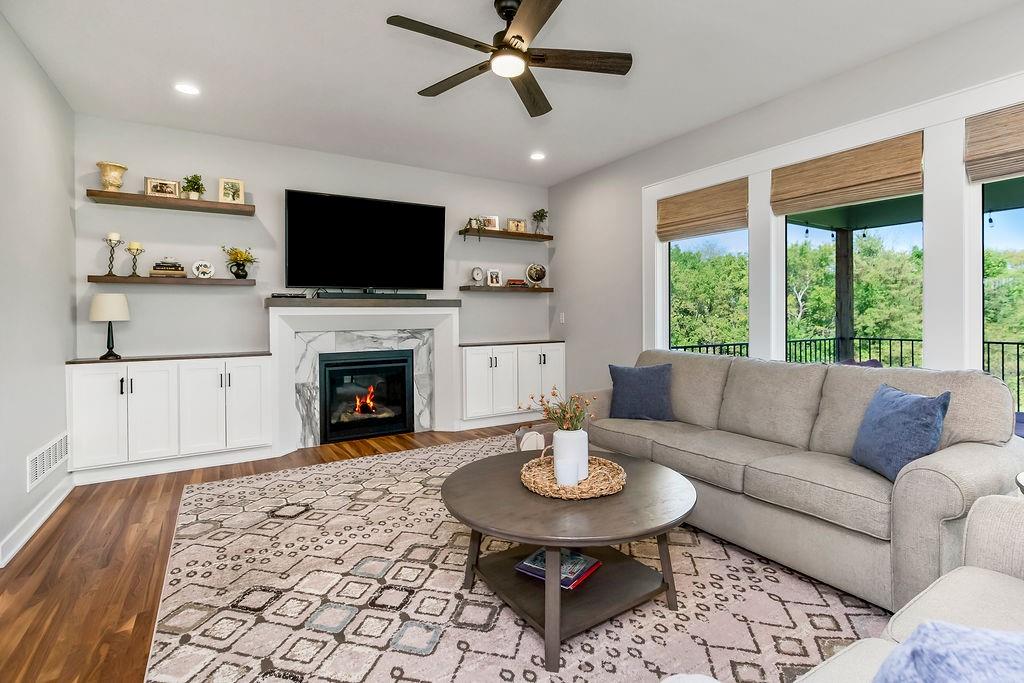 2018 SW Red Barn Lane
