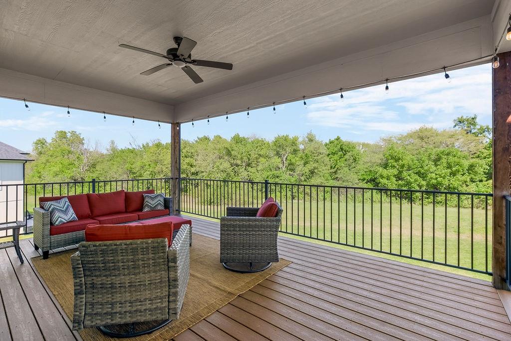 2018 SW Red Barn Lane