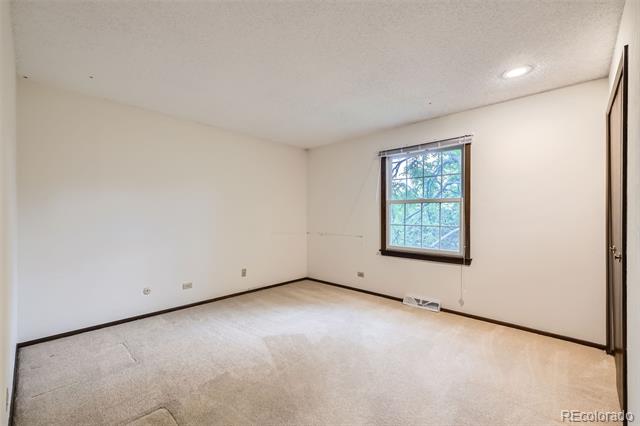 2556 S Eagle Circle