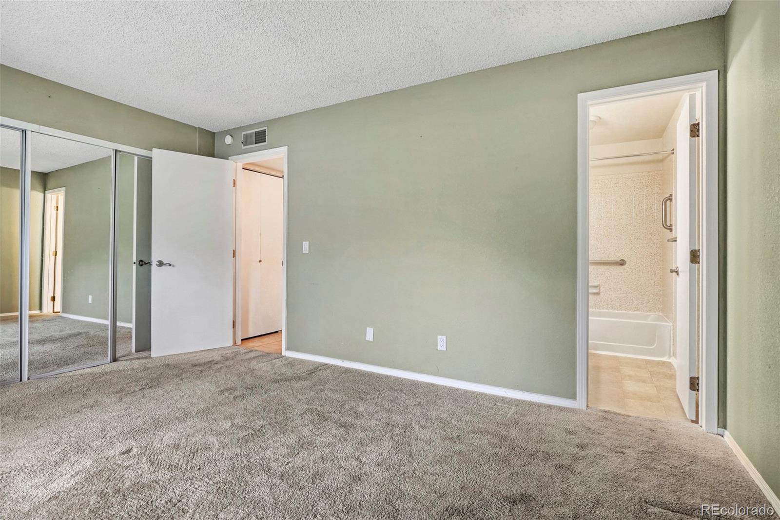 2710 E Otero Place Unit: 4