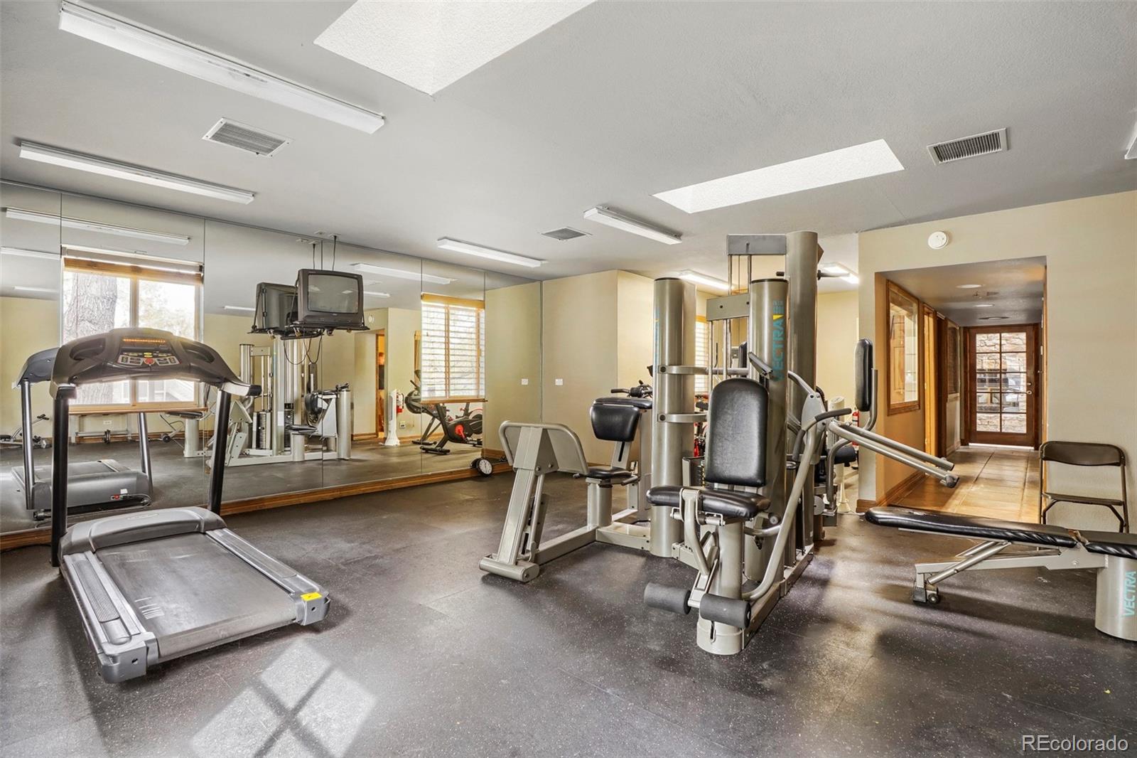 2710 E Otero Place Unit: 4