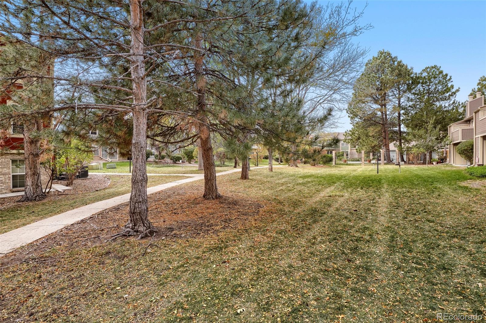 2710 E Otero Place Unit: 4