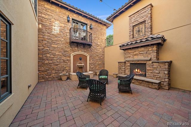 9494 Vista Hill Lane