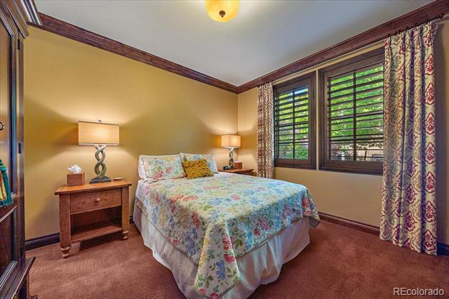 9494 Vista Hill Lane